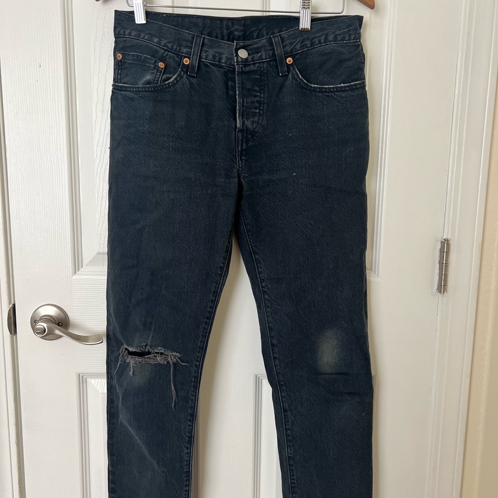 Low Rise Distressed Levis Straight LegJeans